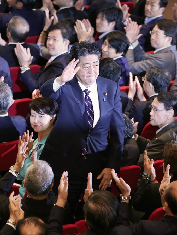 安倍首相が続投